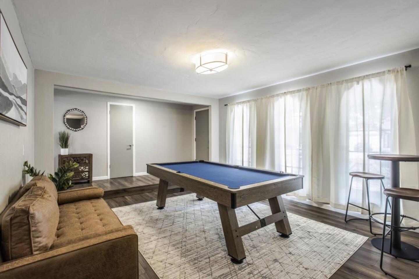 New Hummingbird Haven - Nw Okc, Billiards, Firepit Villa โอคลาโฮมาซิตี้ ภายนอก รูปภาพ
