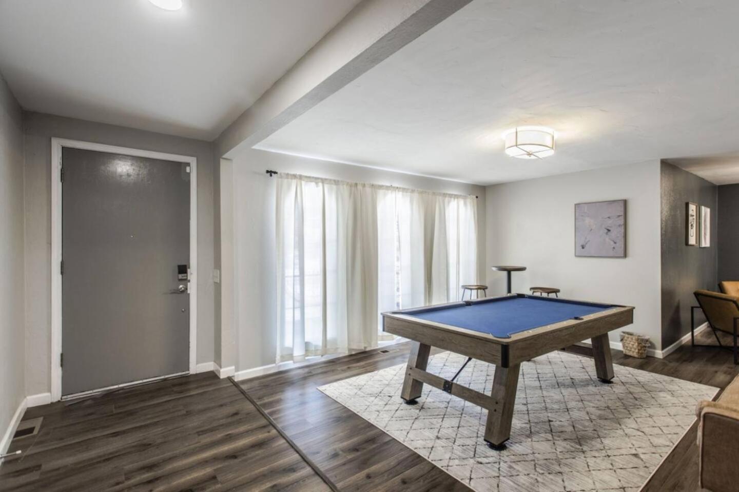 New Hummingbird Haven - Nw Okc, Billiards, Firepit Villa โอคลาโฮมาซิตี้ ภายนอก รูปภาพ