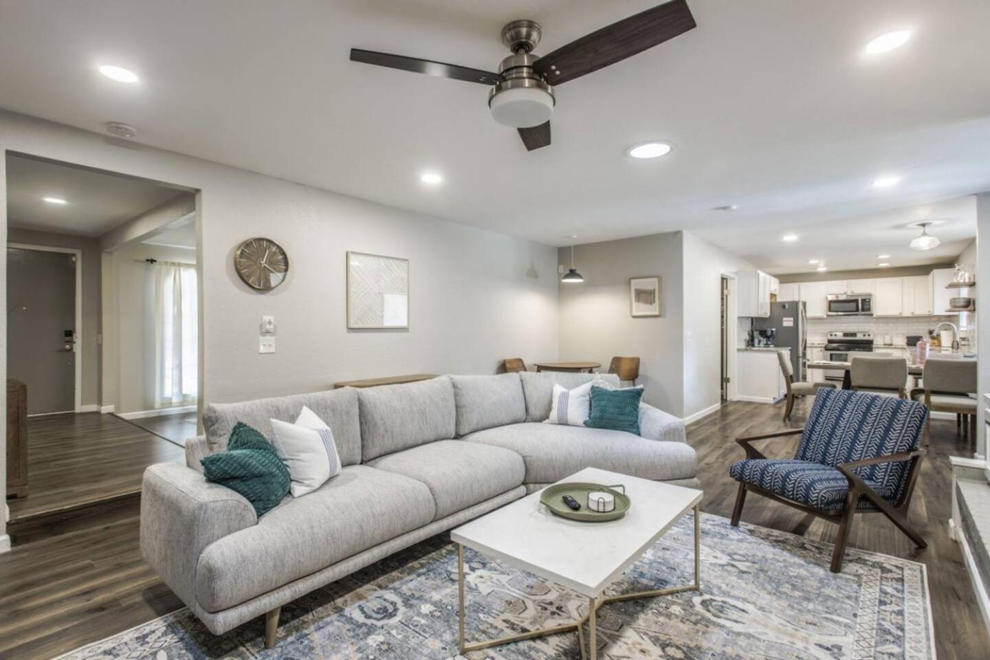 New Hummingbird Haven - Nw Okc, Billiards, Firepit Villa โอคลาโฮมาซิตี้ ภายนอก รูปภาพ