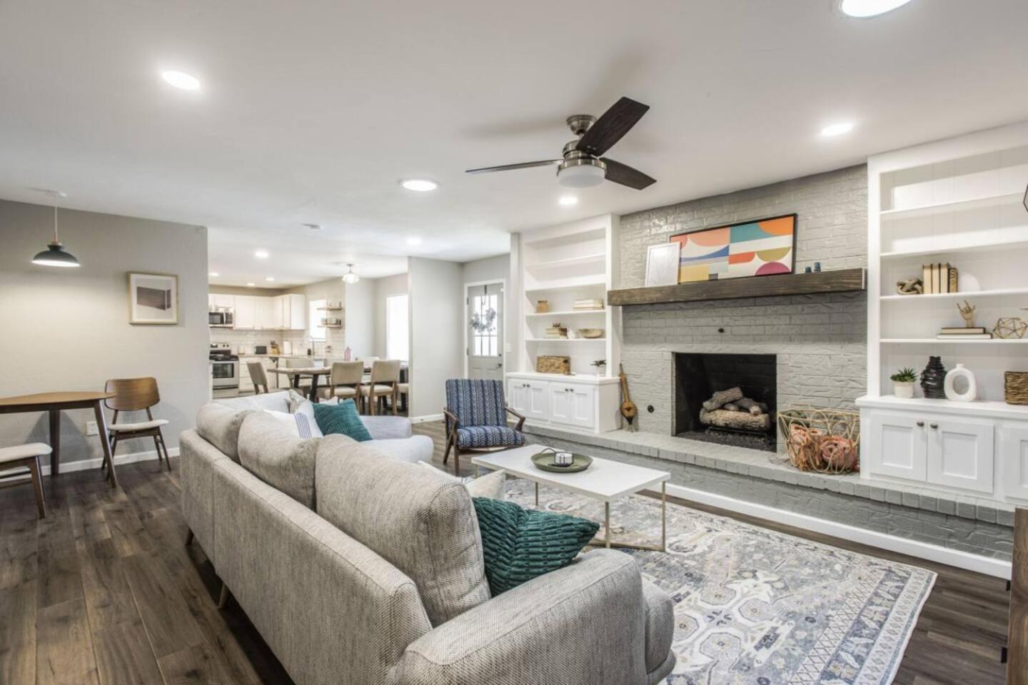 New Hummingbird Haven - Nw Okc, Billiards, Firepit Villa โอคลาโฮมาซิตี้ ภายนอก รูปภาพ